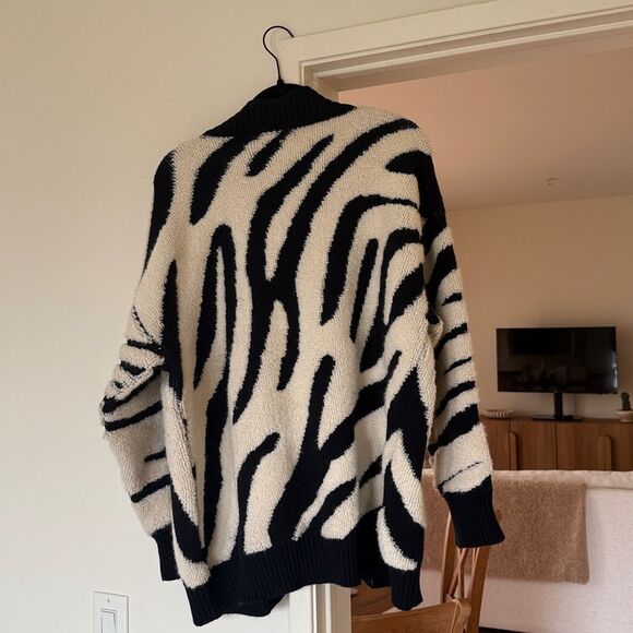 Anthropologie | Black and White Textured Knit Cardigan Sweater ONE SIZE - Picture 5 of 7